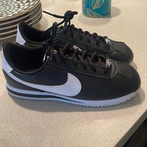 Black Nike Cortez 6.5 Youth